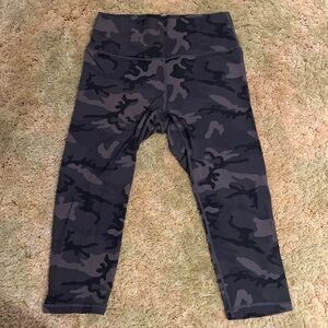 Zyia Active crop leggings - Size 8-10